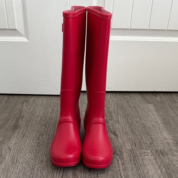 West Blvd Vibrant Red Rain Boots - Picture 2 of 7